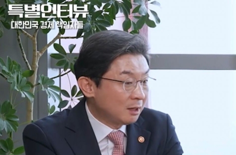 이억원 "국민참여성장펀드 2차분 출시…8000피 돌파로 새 챕터 열려"