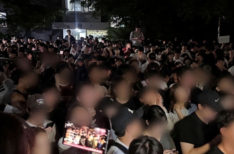 경찰 기동대까지 투입, 인파 수백명 몰려 투표함 반출 저지…잠실7동 투표소 '아수라장'
