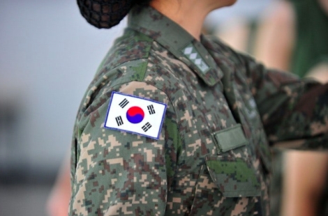 "배 안 나왔잖아" 임신한 여군 대위에 계단 뺑뺑이까지…괴롭힘 시달리다 유산