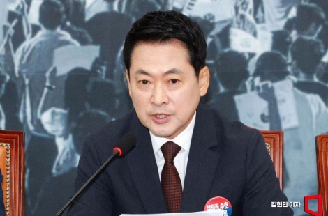 "초대 감사드립니다" 한동훈 가입인사에…단톡방 나간 '장동혁'