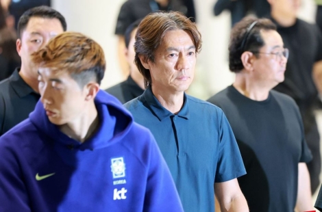 홍명보, 집 근처 호텔·식당에서 법카 1400만원 결제…소명서 제출 안해