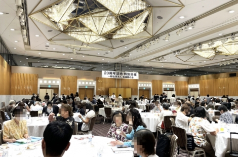 "49세 우리 아들, 한번 만나 볼래요?"…사진 들고 '대리 맞선' 나선 日 부모들