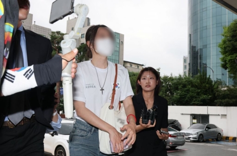 개표소 출입 막은 '올다르크' 경찰소환…"자유민주주의 지킨 대가"