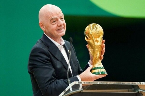 "축구를 팔아먹겠다고?"…FIFA 지분 매각 계획 결국 백지화
