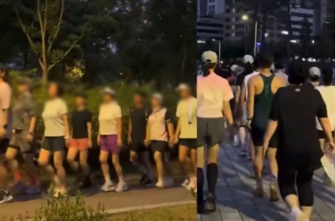 요즘 우르르 쏟아져 나오더니…"천천히 길막, 지나갈 틈이 없네" 민폐 논란
