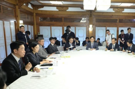 당정 "경찰개혁, 검찰보다 더 강력해야…적당히 넘어가지 않을 것"