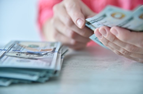 "전 정부 때 더 걷힌 돈 돌려드려요"…68만원씩 지급, 95만명 환급받는 美