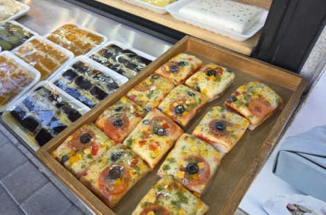 "사장님, 이건 뭐예요?" 2000원짜리 '피자 닮은 떡'…동네 떡집까지 난리 났다[맛잘알X파일]