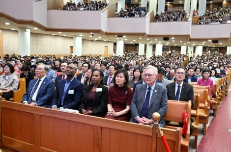 스틸 美대사·브런슨 사령관, 여의도순복음교회 예배…6·25 참전용사 기려