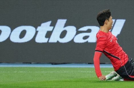 손흥민 '전설' 차범근 넘어 A매치 최다골…한국, 우즈벡 2-0 제압