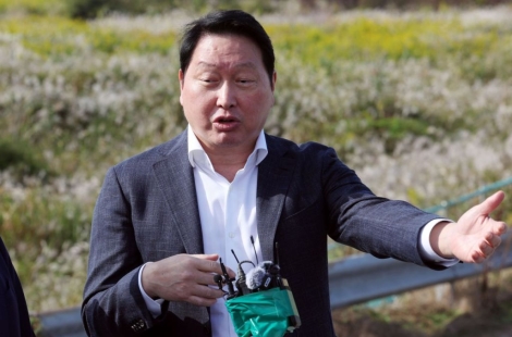 '호남팹' 부지 찾은 최태원 "가장 빠른 속도로…용인 3분의2 규모"