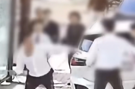 허리띠 풀어 직원 폭행…50대 화장품회사 임원, 외제차 매장서 난동