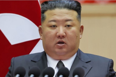 "얼굴 점·걸음걸이 똑같나?"…김정은 '사망설 무색'하게 보란 듯 등장한 모습 보니