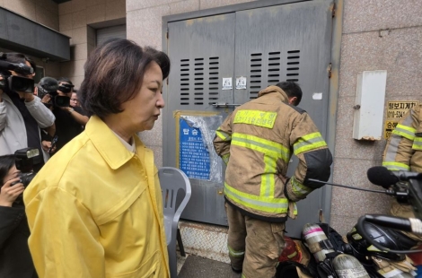 "꿀잠 자고 연봉은 내 2배…솔직히 배 아파 죽겠다" 공무원의 소방관 저격글에 '발칵'