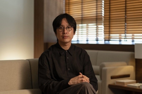 집회는 어떻게 '보여지는 이미지'가 됐나…홍진훤, 올해의 작가상 수상