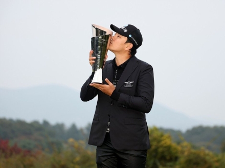 이정환, 역전 우승…5연속 버디 봤어?