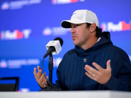 흔들리는 LIV 골프…'내우외환'