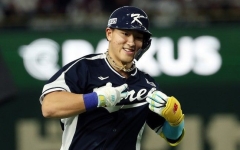 안현민·송성문, 차례로 도쿄돔 담장 넘겨 '백투백 홈런'