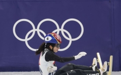 韓쇼트트랙, 불운에 혼성계주 결승행 무산…김길리, 美에 걸려 넘어져