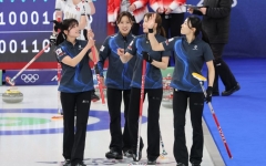 女컬링 3연승 불발…'세계 1위' 스위스에 5-7 패