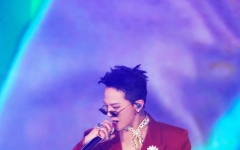 지드래곤, 데뷔 첫 중동 무대…두바이 2만명 열광