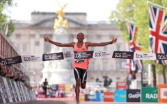 마라톤 2시간 벽 깼다…케냐 사웨, 런던 마라톤서 1시간59분30초