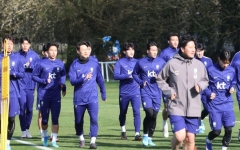 "컨디션 최상으로"…홍명보호 '전세기' 타고 결전의 땅 간다