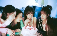 르세라핌, 5연속 美 '빌보드 200' 차트 10위권