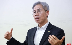 "내가 강자니까 접어라? 단일화 항복 요구하는 것…민주주의 반해"