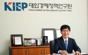 "관세는 역진적 세금…인플레가 트럼프 정책 바꿀 수도"⑨