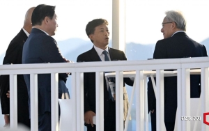 SK하이닉스, HBM4 16단 48GB 첫 공개…곽노정, 엔비디아와 회동(종합) 