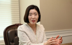 “要不要卖掉江南大楼投向韩国股市？”…“3亿投资”大户涌入半导体·AI·机器人ETF④