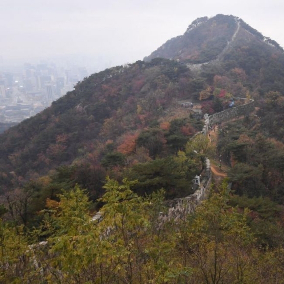 枪伤之痛渐愈……北岳山敞开怀抱迎客