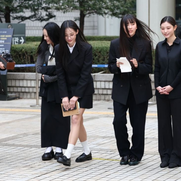 뉴진스, NJZ로 독자활동 못한다…法, 어도어 가처분 인용
