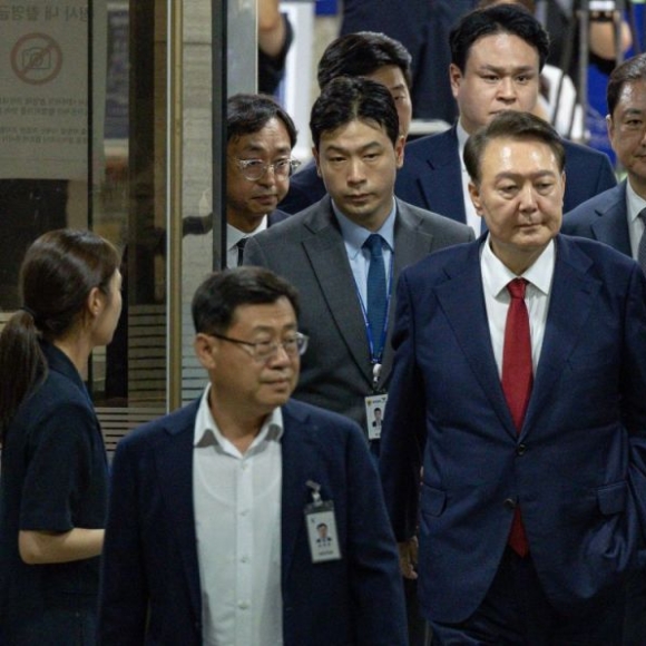 "건강상 이유로…" 재구속 尹, 내란 재판 첫 불참