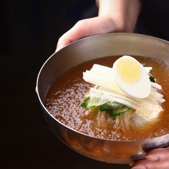 냉면 4그릇이 1만원?…외식비 확 줄인 '가성비 끝판왕' 뭐길래