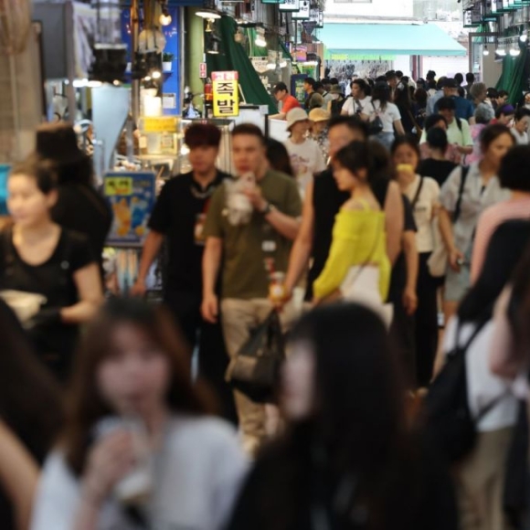"10만원 한 번 더" 1차 소비쿠폰 효과 이어간다…22일부터 2차 신청 