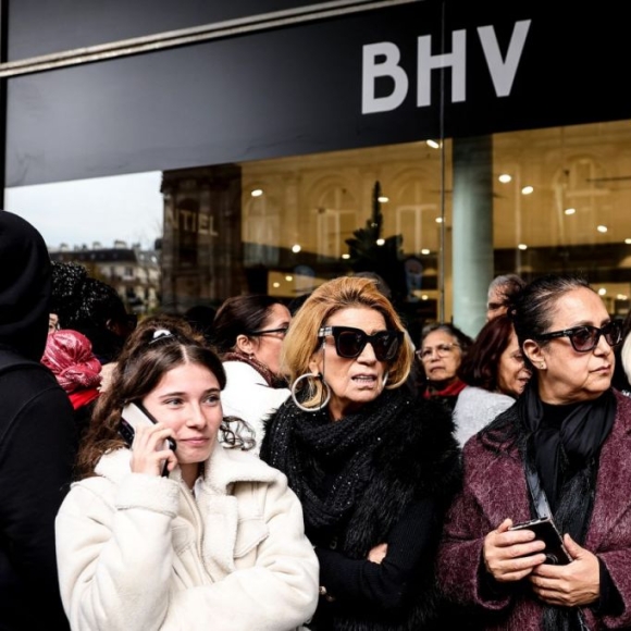 "감히, 격 떨어지게" 샤넬 걸치던 콧대…'2000원 중국 옷'에 우르르 [World Photo]