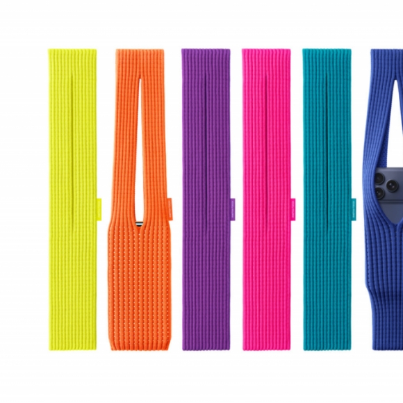 "How Is It Different From a 2,000-Won Daiso Pouch?"... Despite the Debate, It Sold Out Instantly