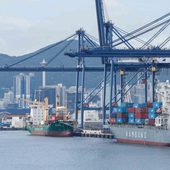 "All 10 Major Export Sectors Expected to Be Overtaken by China in Five Years"