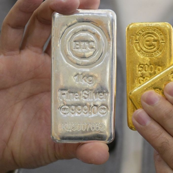 Trump's Reckless Moves Send Gold and Silver Prices Soaring