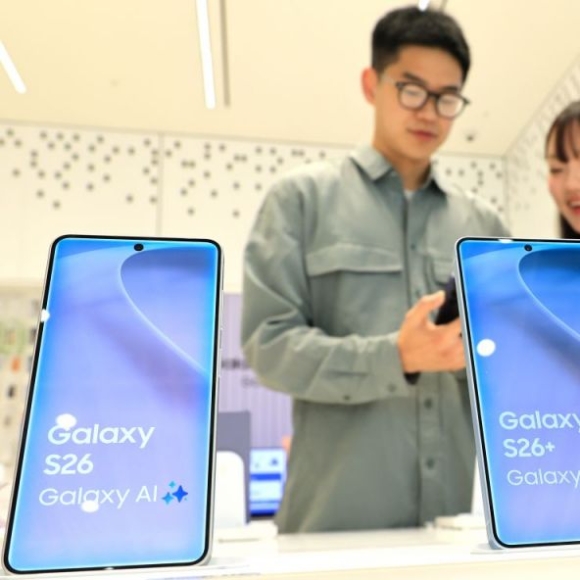 지하철 옆사람 내 폰 절대 못 훔쳐봐, 이게 되네 