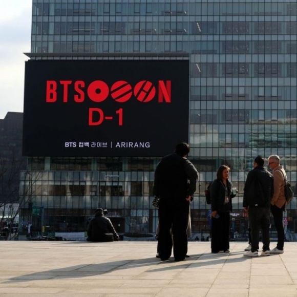 왔다 BTS, '아리랑' 들고 광화문 열고 다시 세계로