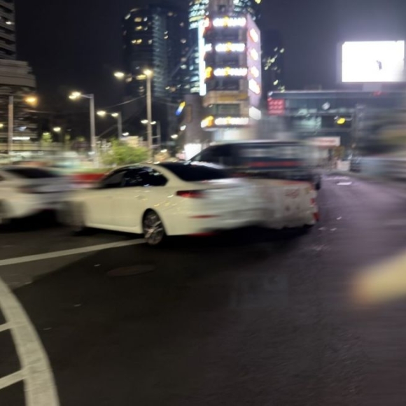 Wrist-Grabbing Solicitors Everywhere... Seoul Station Becomes a Lawless Zone After Last Trains Stop