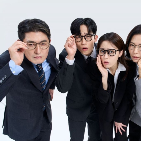 새로 온 우리 회사 사장님… 어디서 봤더라?