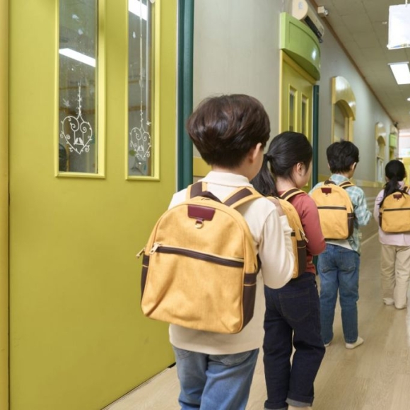 “每个孩子每月20万韩元根本不够”……抚养费预付制度实施一年