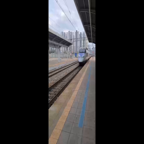KTX 요금 10% 내리고 1만7000석 늘린다