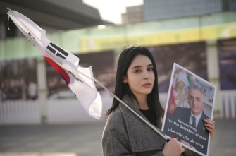 "지원금 1달러도 못 받아" 韓정부 비판한 미스 이란 출신 모델