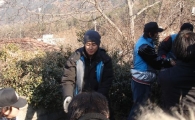 김성수, 사랑의 연탄배달…알바트로스 멤버 동참