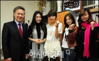 [포토]선후배 레이싱걸, 이제는 교수-학생